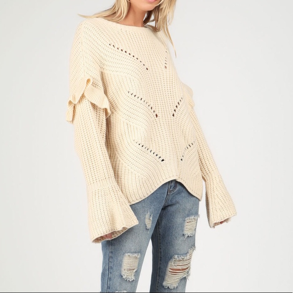 COZY RUFFLE SWEATER